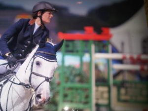 bild_dominique_pferd_champion_in_aktion